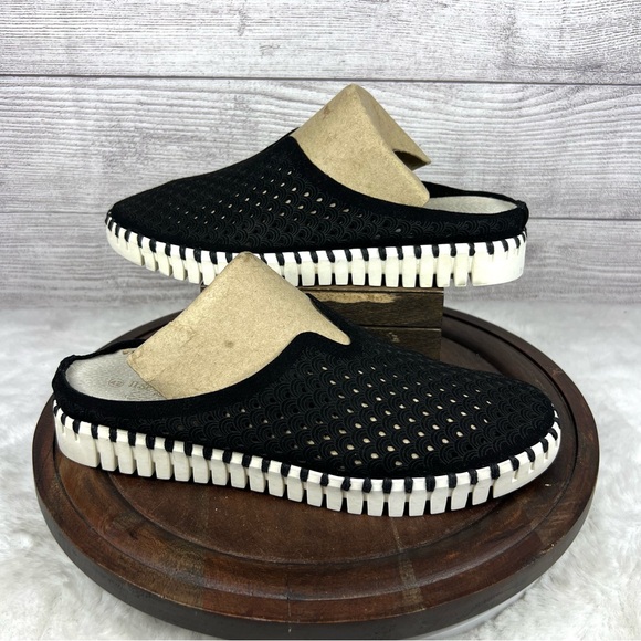 Ilse Jacobson Tulip Laser Cut Mule Black &White
Women's Sneakers Size EU 42 - Picture 9 of 11